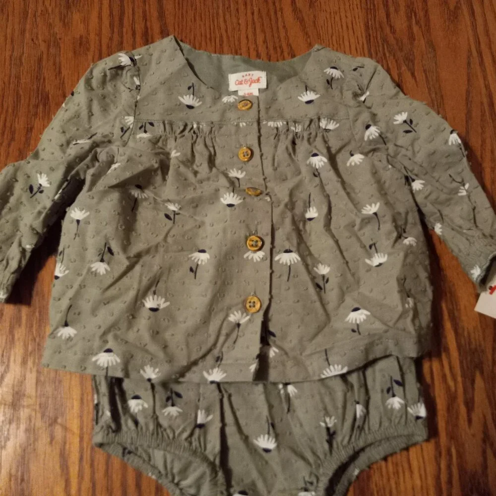 NWT 100% Cotton Sage Green Floral Baby Set Cottagecore Prairiecore Retro Photos